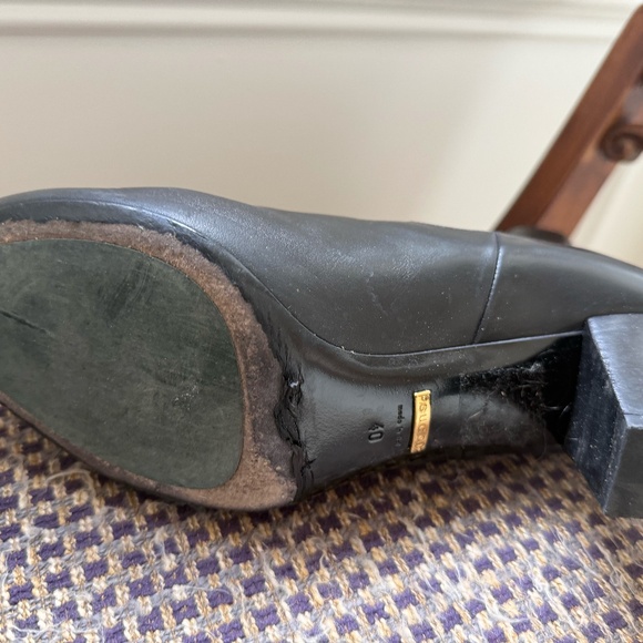 Gucci Pointed Toe Black Leather Short Boots - Picture 9 of 13